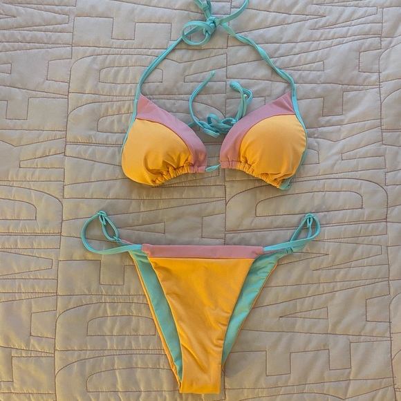 NWOT Victoria’s Secret Bikini - Picture 1 of 8